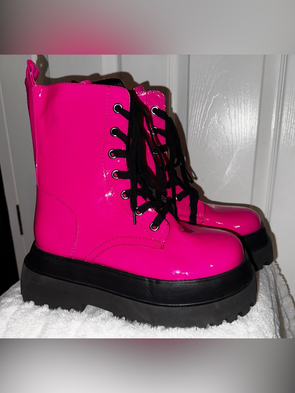 Dolls Kill - NWOT - Women’s size 9 - pink and black patent combat boots, cute!